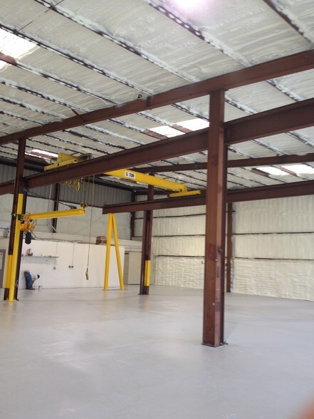 More Photos Of 131 Industrial Dr, Slidell Warehouse For Lease