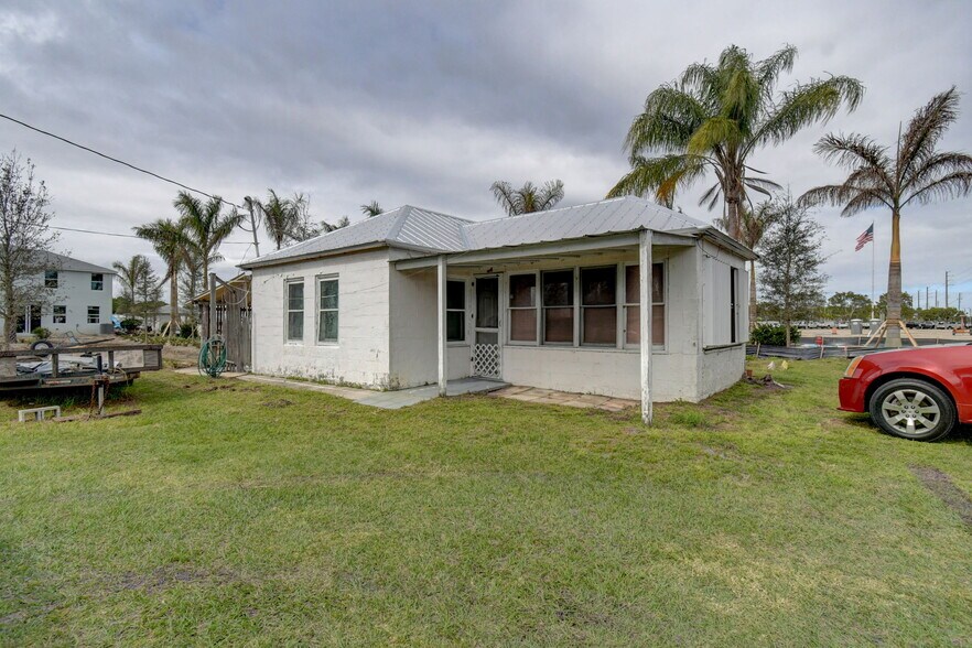 More Photos Of 5989 S US Highway 1, Fort Pierce Storefront For Sale