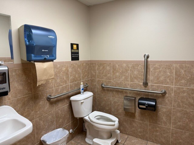 More Photos Of 134 26th St NW, Owatonna Office For Lease