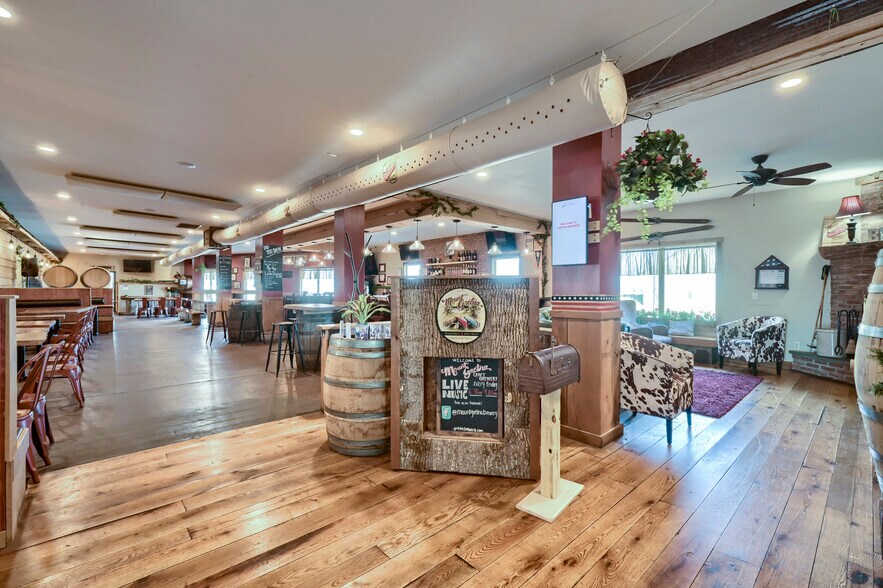 More Photos Of 2701-2703 Horseshoe Pike, Palmyra General Retail For Sale