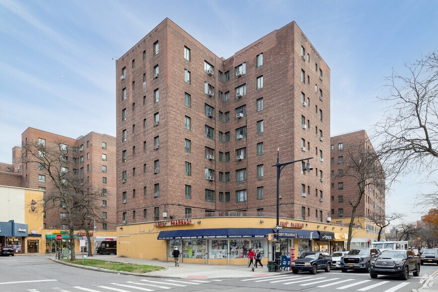 More Photos Of 1410-1491 Metropolitan Ave, Bronx Unknown For Lease
