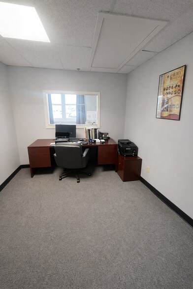 More Photos Of 100 Greenhill Ave, Wilmington Flex For Lease