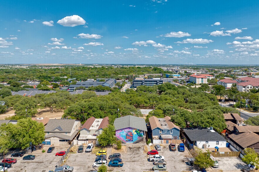 More Photos Of 8207 Sam Rayburn Dr, Austin Apartments For Sale