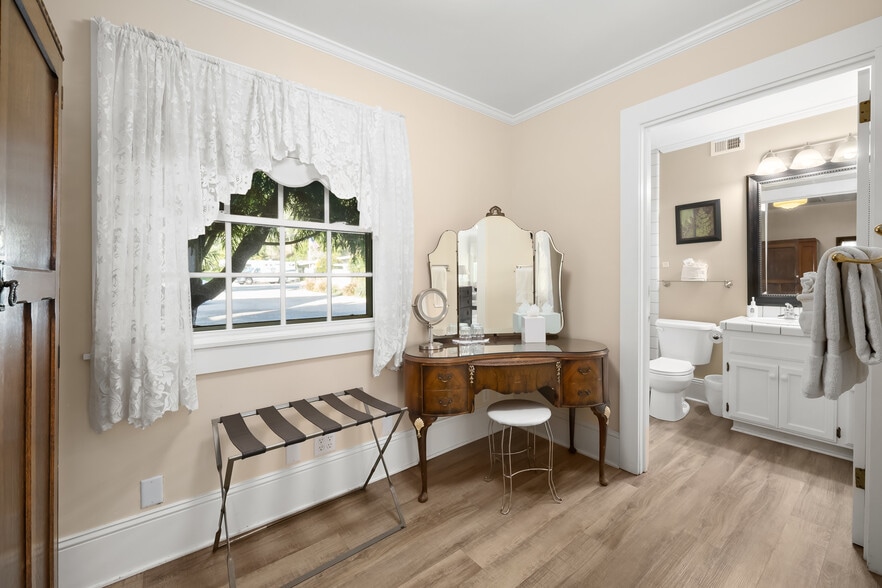 More Photos Of 2476 Main St, Cambria Hospitality For Sale