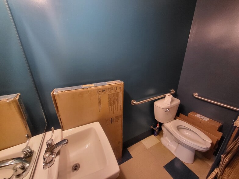 More Photos Of 201 Sunset Blvd E, Chambersburg Warehouse For Sale