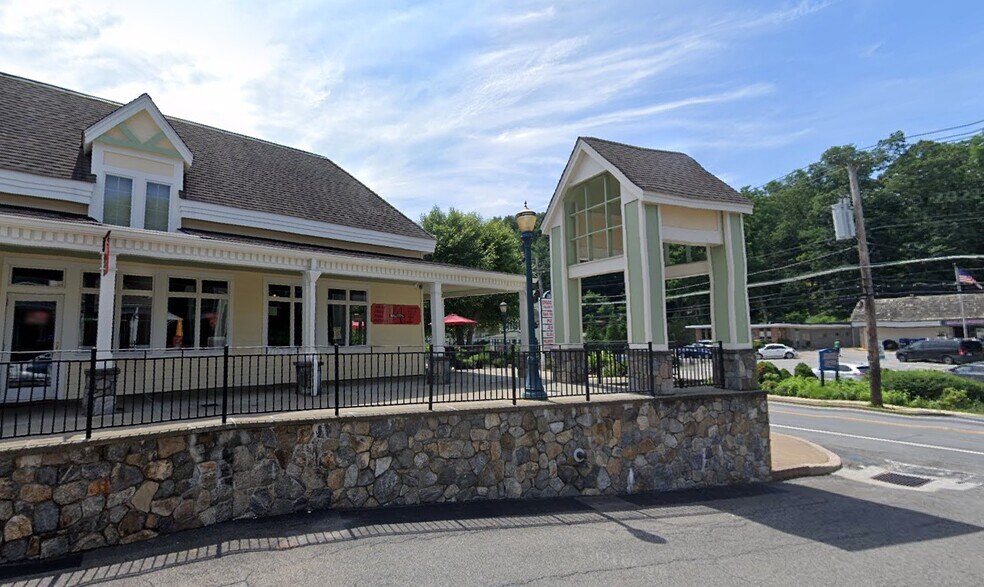 Primary Photo Of 238 Saw Mill River Rd, Millwood General Retail For Lease