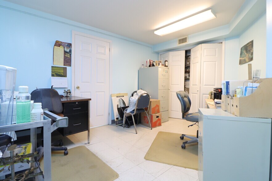 More Photos Of 6925 Cooper Ave, Glendale Office For Sale