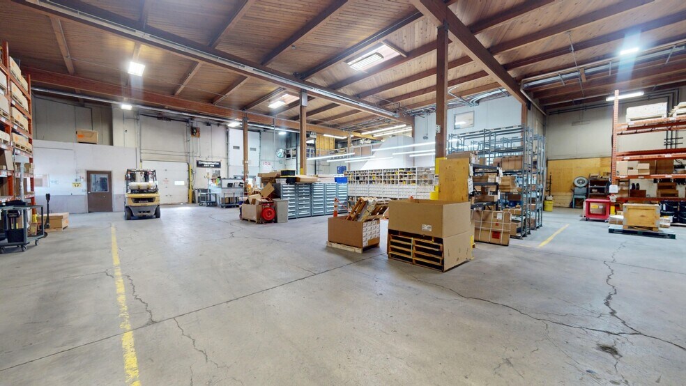 More Photos Of 815 Cranbrook St N, Cranbrook Flex For Sale