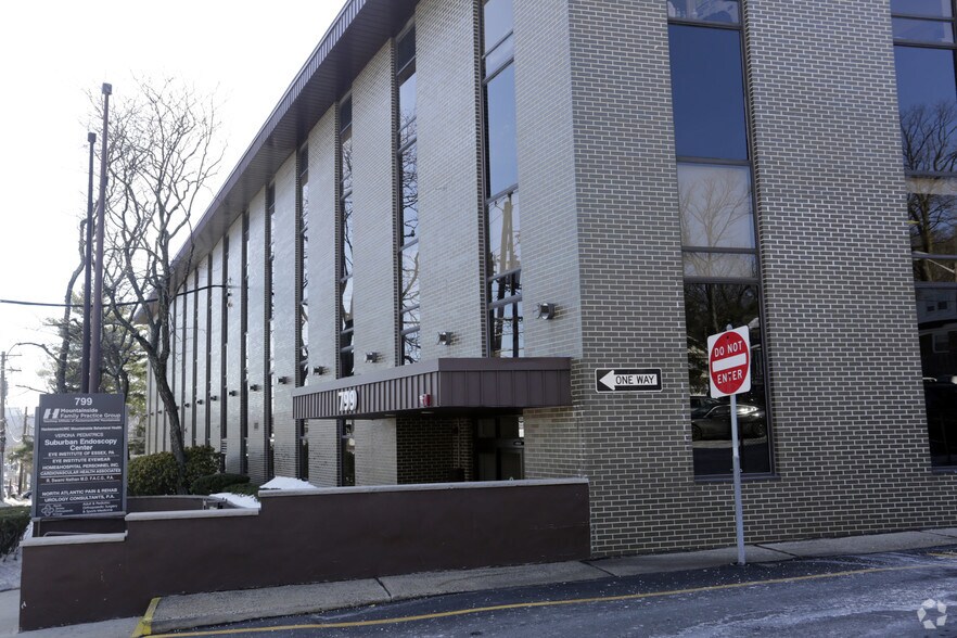 More Photos Of 799 Bloomfield Ave, Verona Medical For Lease