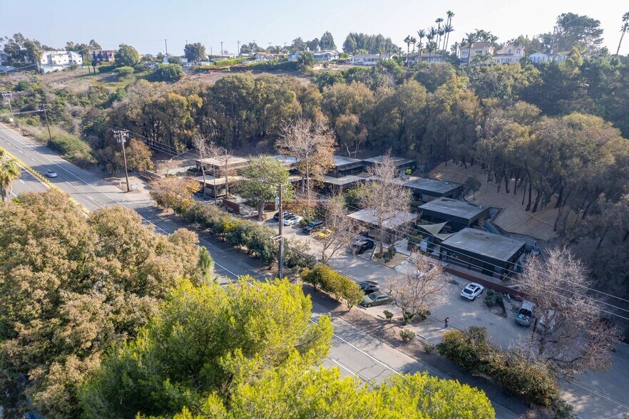 More Photos Of 29350 Pacific Coast Hwy, Malibu Office For Sale