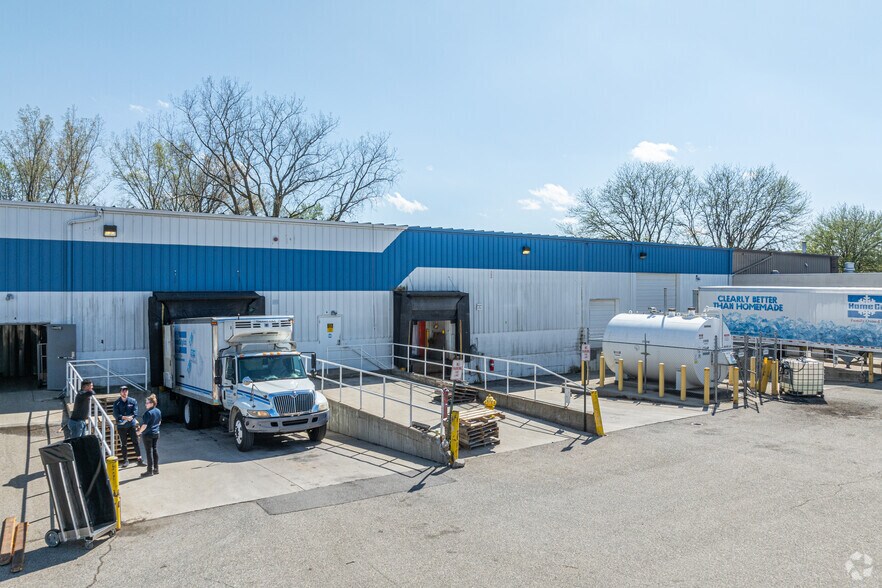 More Photos Of 4310 Roger B. Chaffee Memorial Dr SE, Grand Rapids Warehouse For Lease