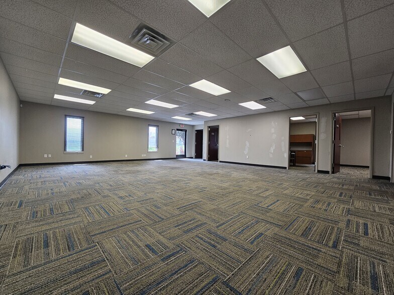 More Photos Of 1900 Indian Wood Cir, Maumee Office For Lease