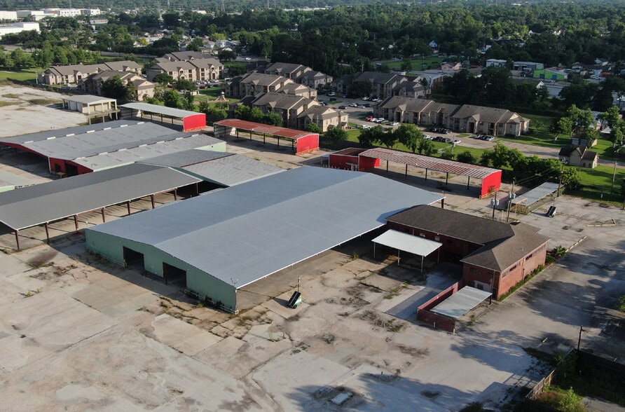 More Photos Of 9411 Alcorn St, Houston Warehouse For Lease