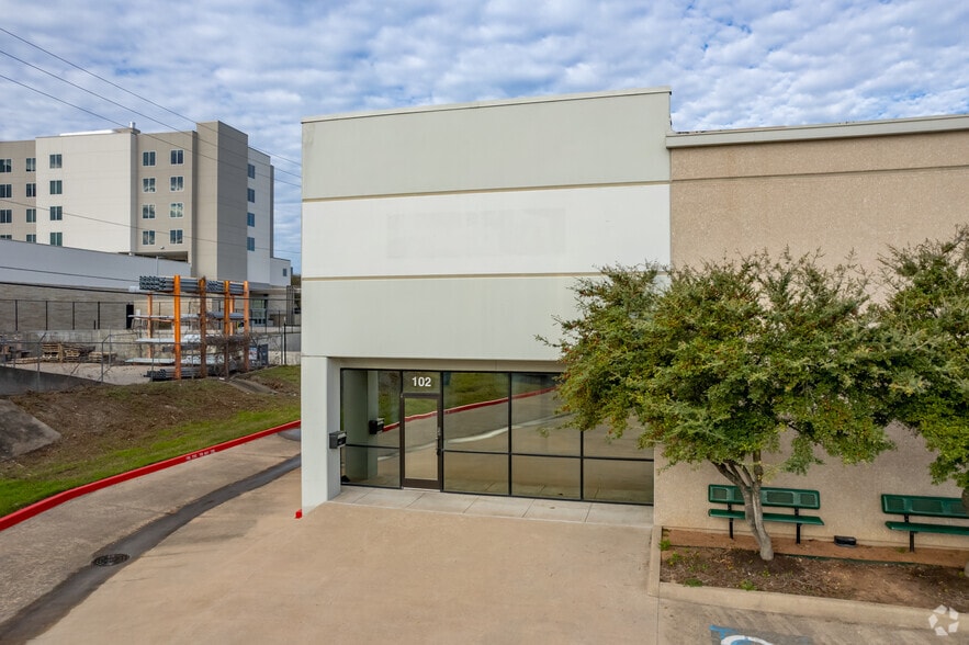 More Photos Of 2525 Kramer Ln, Austin Warehouse For Lease