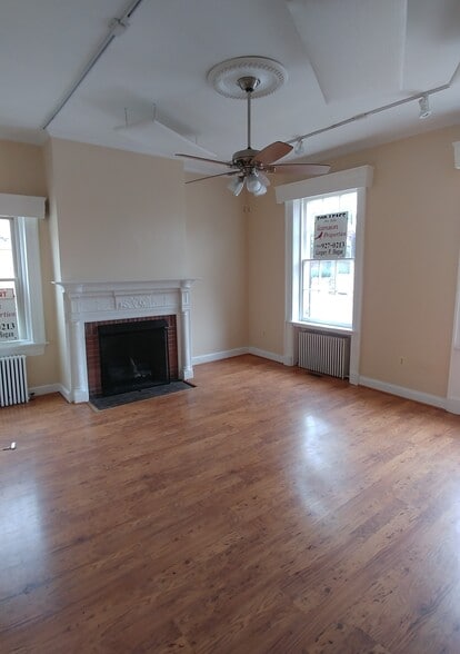More Photos Of 9-11 W Market St, Leesburg Medical For Lease