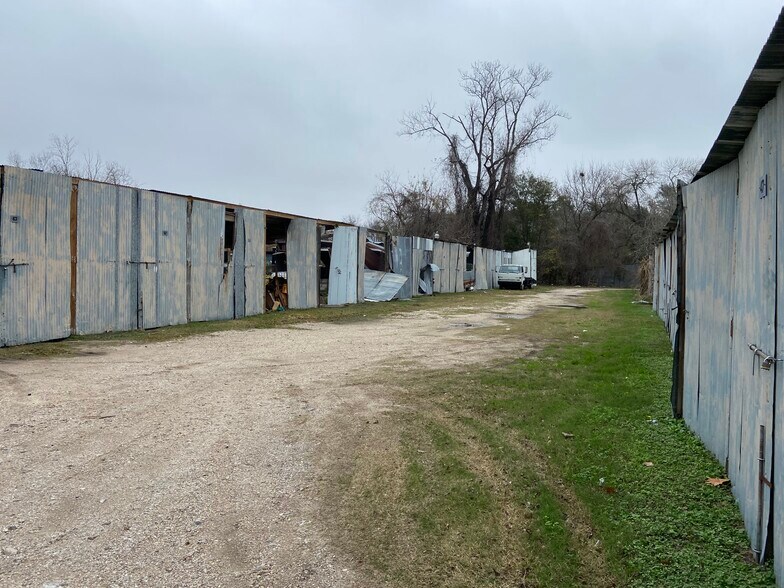 More Photos Of 2319-2323 Preston Ave, Pasadena Self Storage For Sale