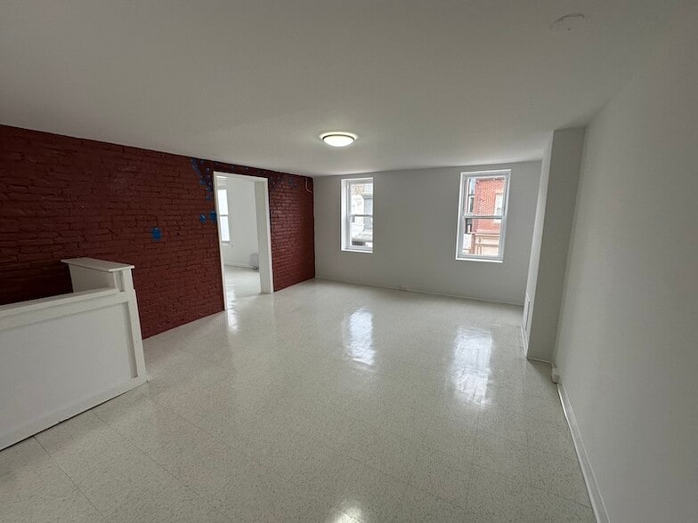 More Photos Of 37 W Maplewood Mall, Philadelphia Schools For Sale