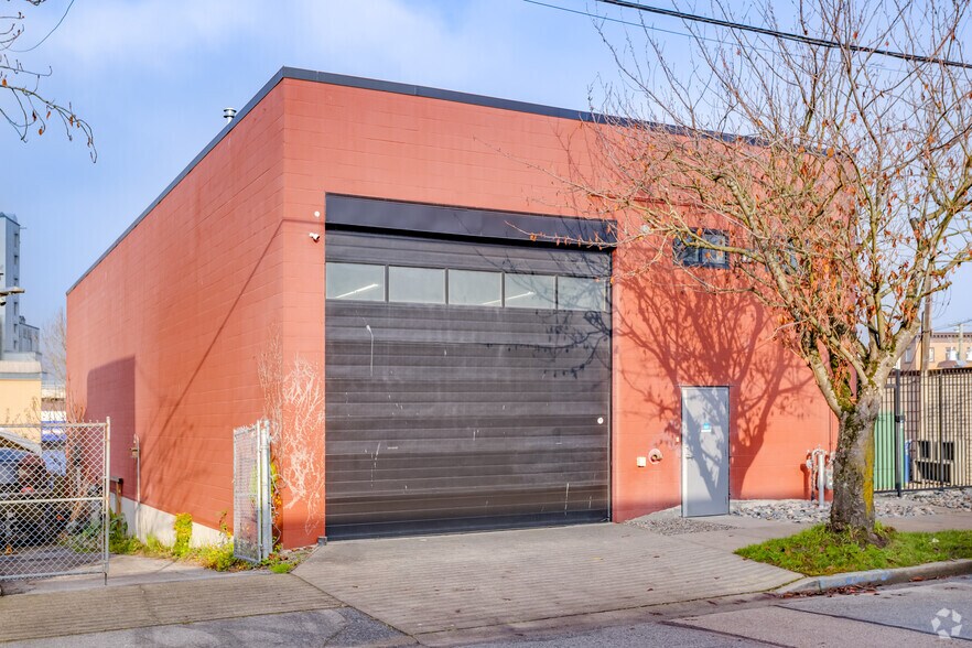 More Photos Of 1889 Triumph St, Vancouver Service For Sale