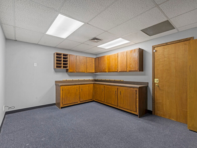 More Photos Of 140 W 2100 S, Salt Lake City Office For Sale