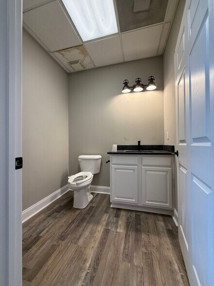 More Photos Of 4913 Summer Oak Dr, Buford Light Manufacturing For Lease