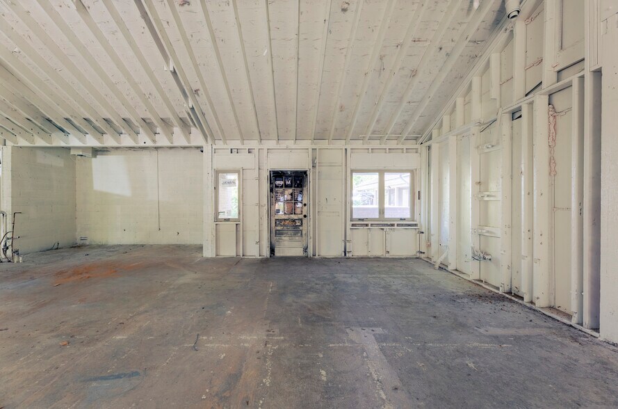 More Photos Of 8000 E Prentice Ave, Englewood Office For Sale