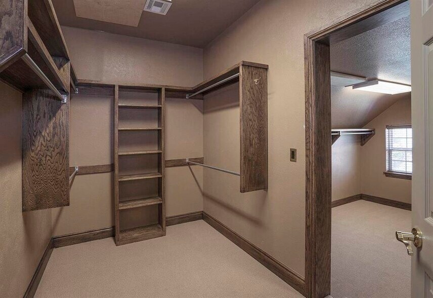 More Photos Of 1760 W Lakeview Rd, Stillwater Office For Sale