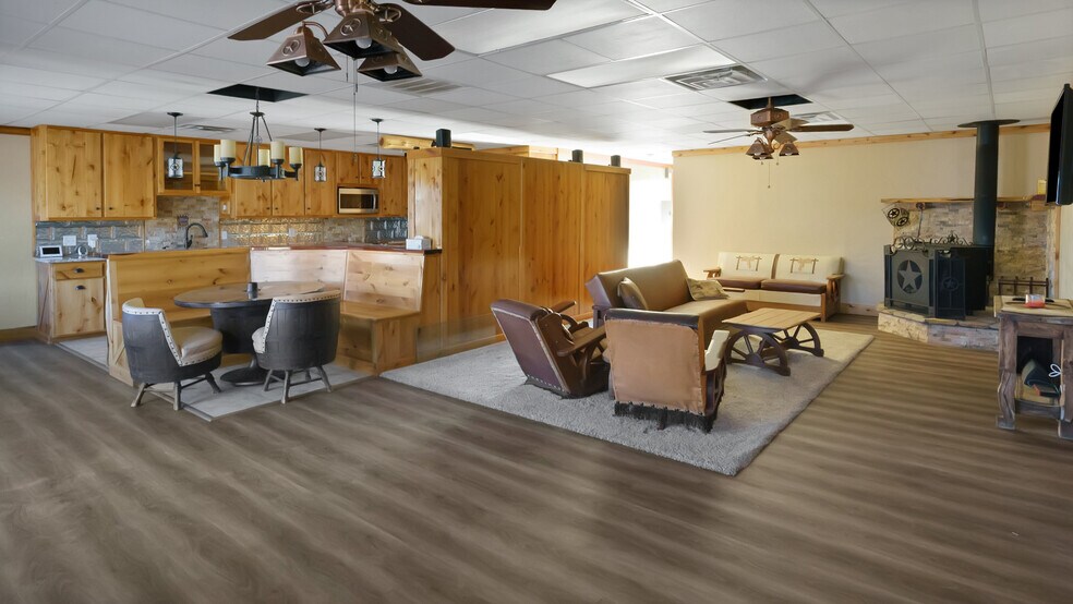More Photos Of 5778 FM 933, Whitney Flex For Lease