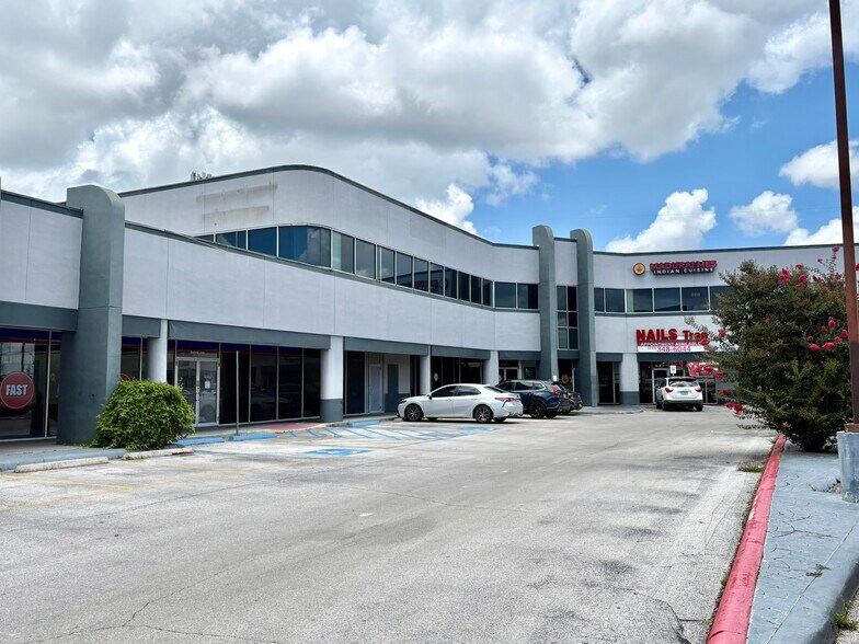Primary Photo Of 5152 Fredericksburg Rd, San Antonio Unknown For Lease