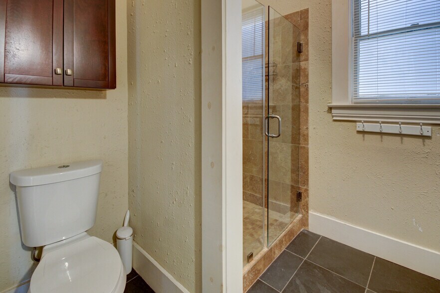More Photos Of 239 Westheimer Rd, Houston Office Residential For Sale