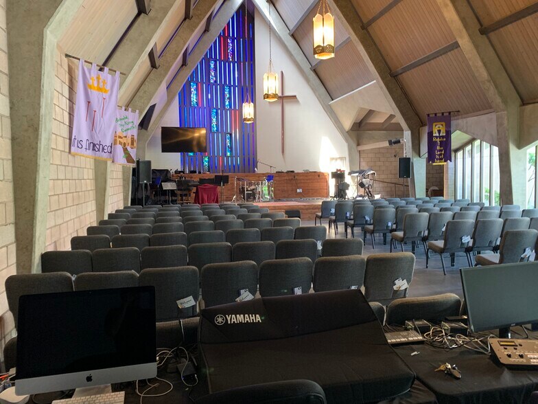 More Photos Of 787 Walnut St, San Carlos Religious Facility For Lease