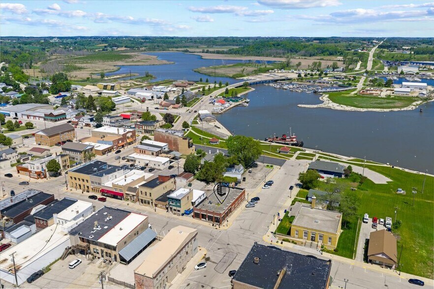 More Photos Of 203 Ellis St, Kewaunee Office For Sale