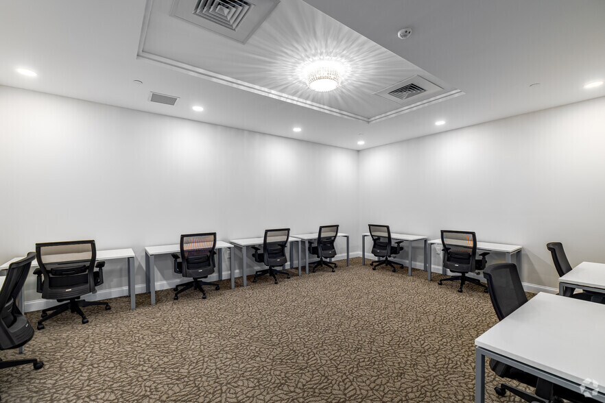 More Photos Of 1274 Osgood St, North Andover Coworking Space