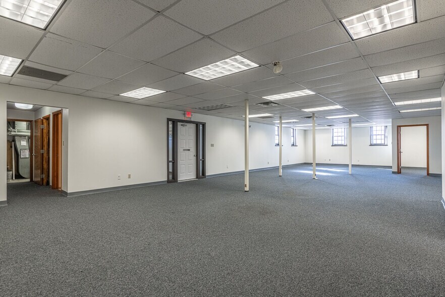 More Photos Of 1130 Vester Ave, Springfield Medical For Lease