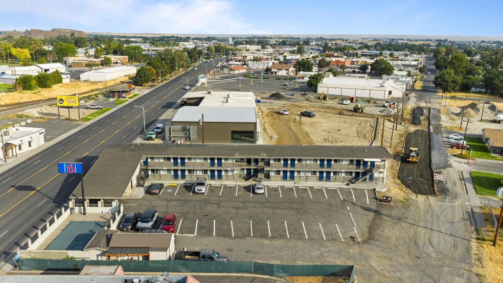 More Photos Of 635 S Highway 395, Hermiston Hotel For Sale