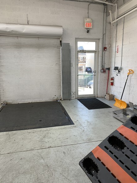 More Photos Of 482 Glenbrook Rd, Stamford Manufacturing For Lease