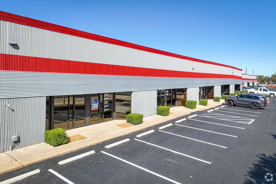 More Photos Of 11905-11945 Starcrest Dr, San Antonio Light Distribution For Lease