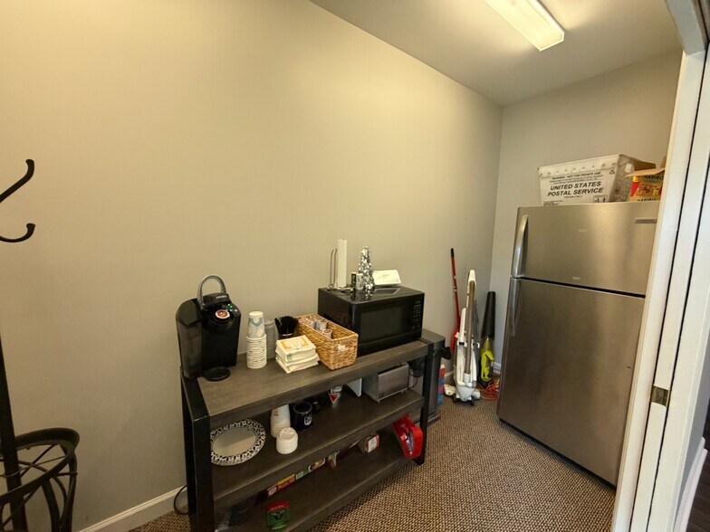 More Photos Of 9 W Broad St, Newnan Medical For Lease