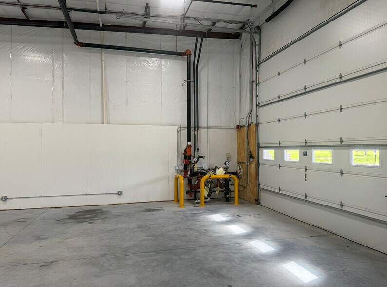 More Photos Of 214 W South St, Elburn Industrial For Lease