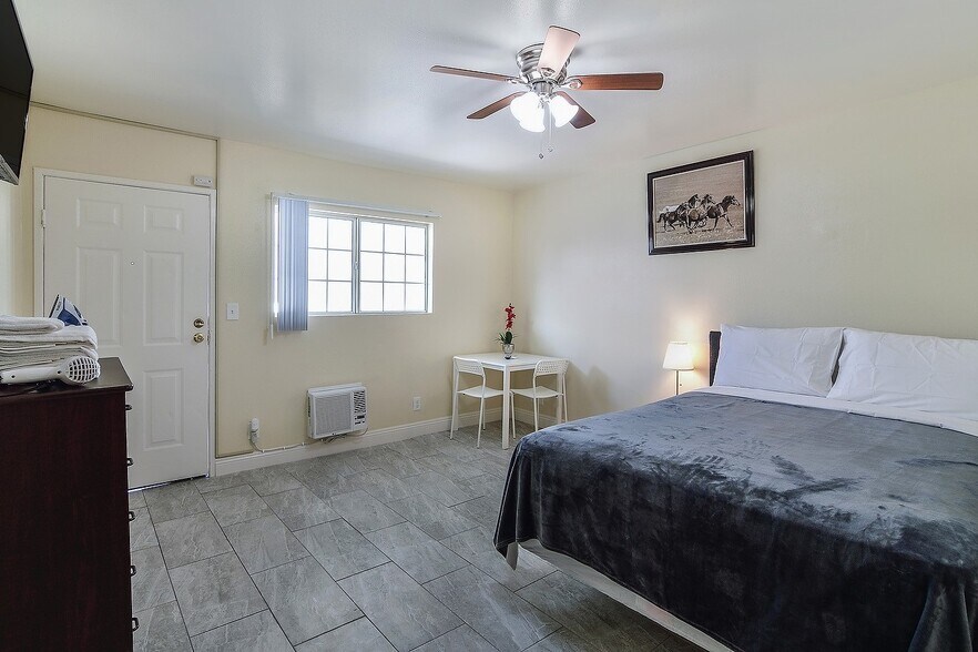 More Photos Of 4905 W Adams Blvd, Los Angeles Apartments For Sale