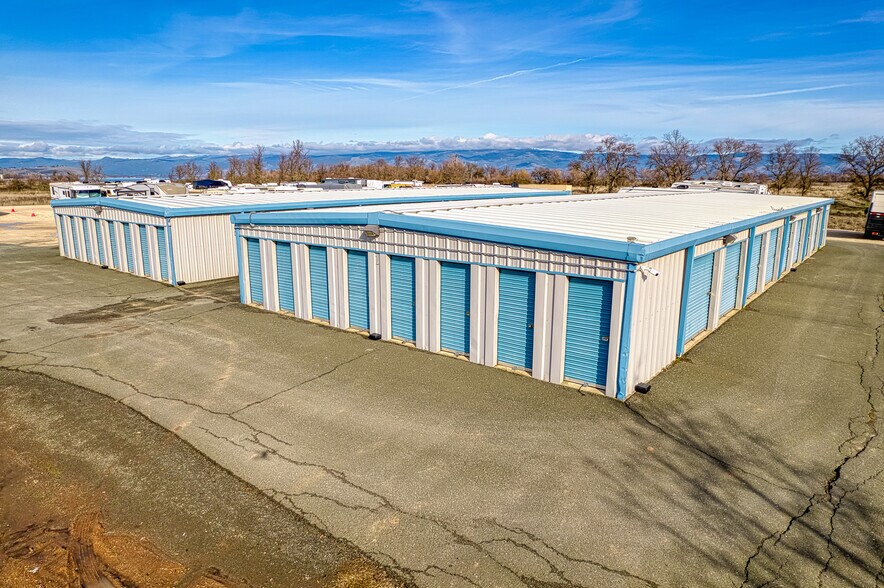 More Photos Of 2570 S Main St, Lakeport Self Storage For Sale