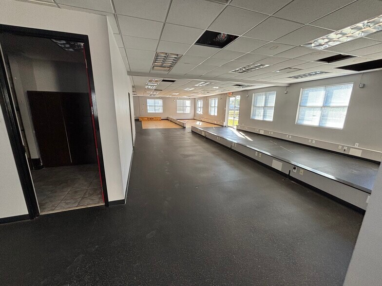 More Photos Of 2626 Cypress Ridge Blvd, Wesley Chapel Loft Creative Space For Lease