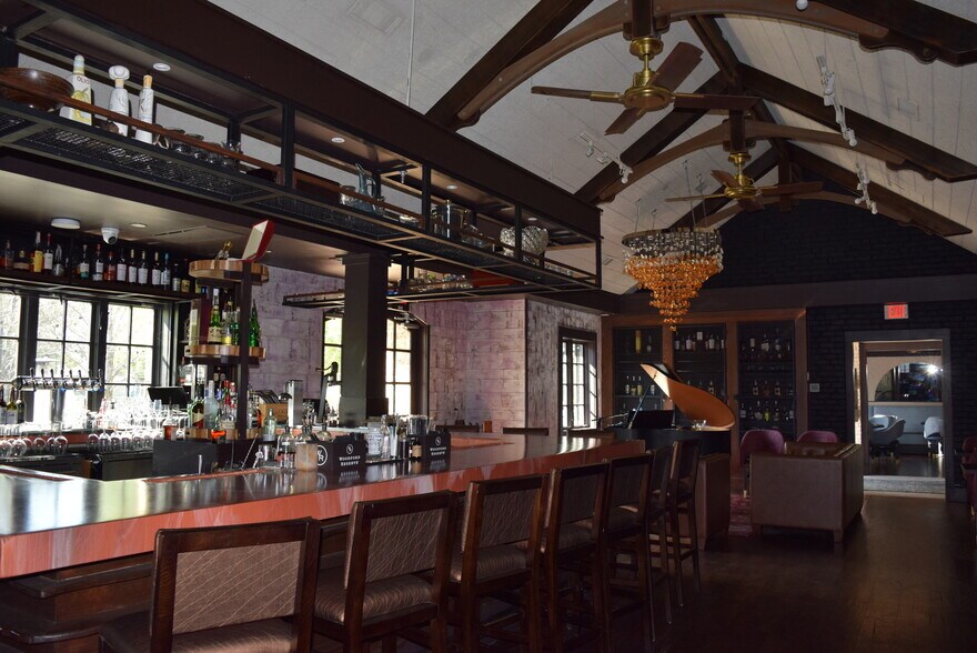 More Photos Of 1105 Canton St, Roswell Restaurant For Sale