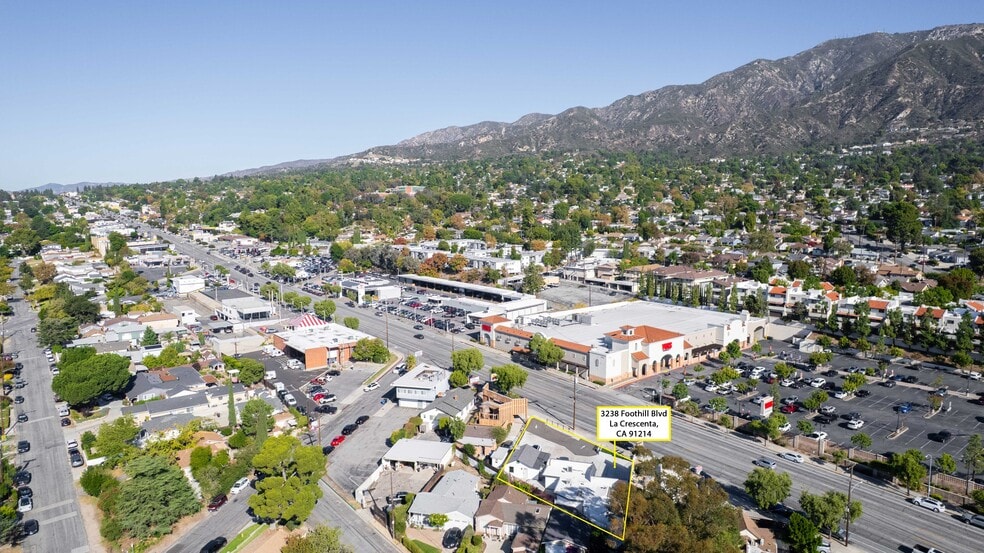 More Photos Of 3238 Foothill Blvd, Glendale Freestanding For Sale