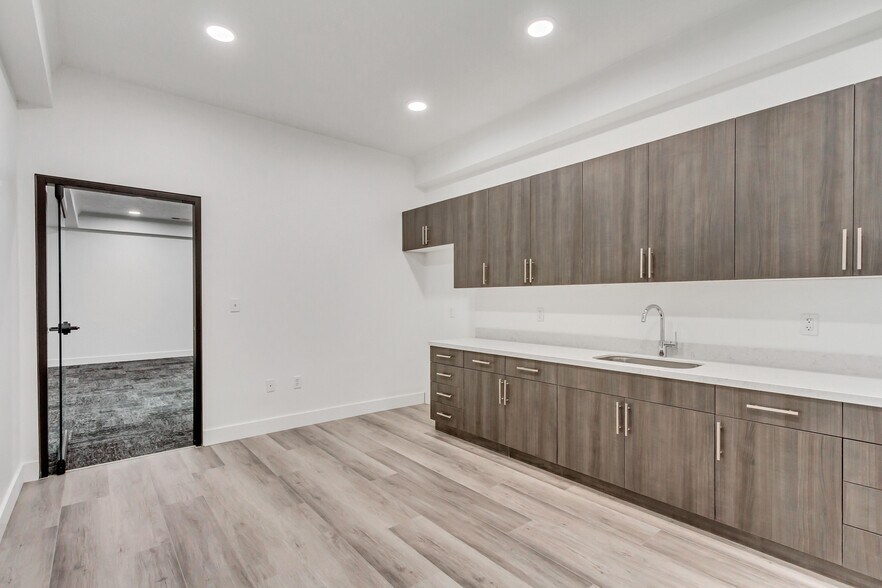 More Photos Of 2550 Washington Blvd, Ogden Office For Lease