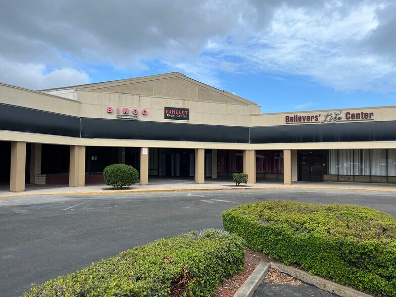 More Photos Of 3300 N Pace Blvd, Pensacola Unknown For Lease