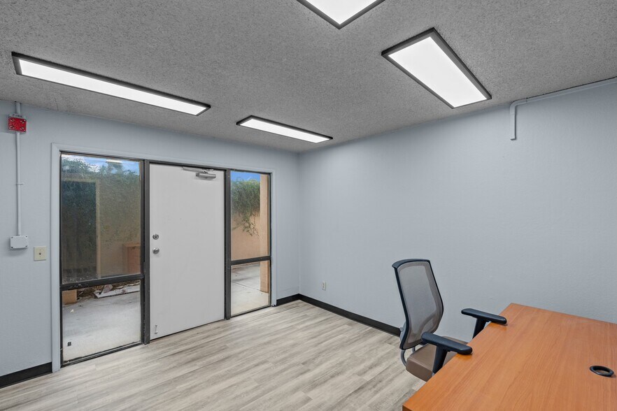 More Photos Of 502 N Silverbell Rd, Tucson Rehabilitation Center For Lease
