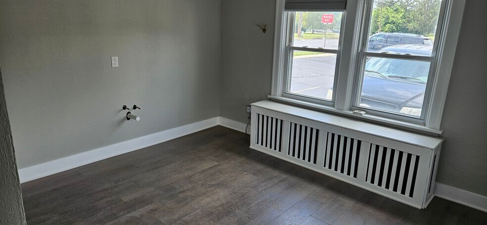 More Photos Of 436 E Dixie Dr, Dayton Freestanding For Lease