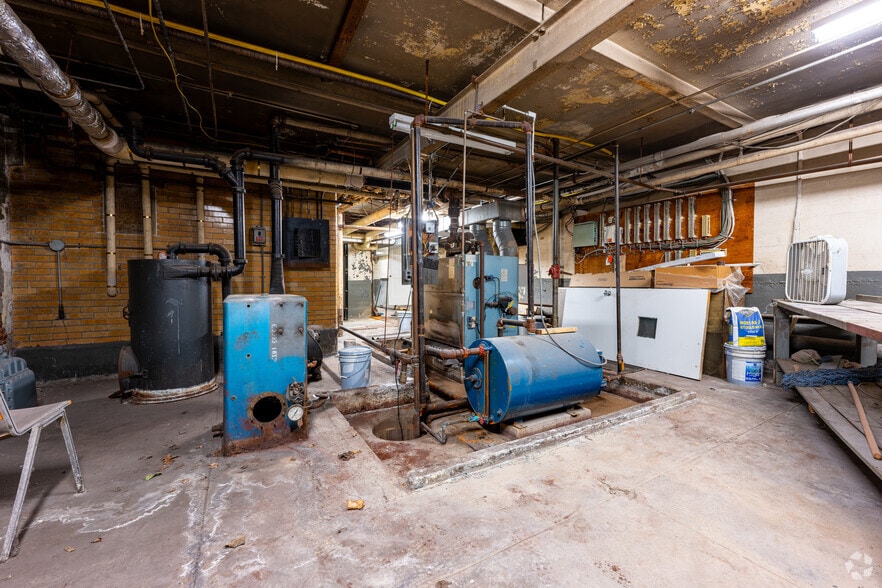 More Photos Of 1495 Lake Ave, Rochester Storefront Retail Office For Sale