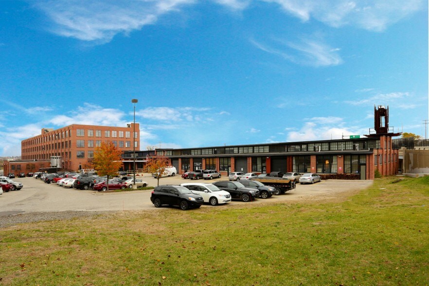 More Photos Of 401 Hall St SW, Grand Rapids Office For Sale