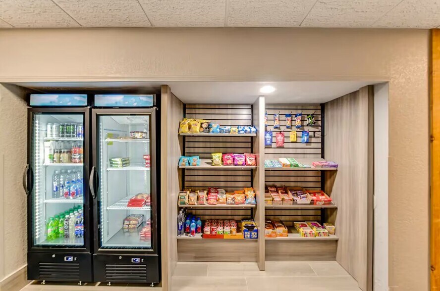 More Photos Of 5810 Schofield Ave, Weston Hotel For Sale